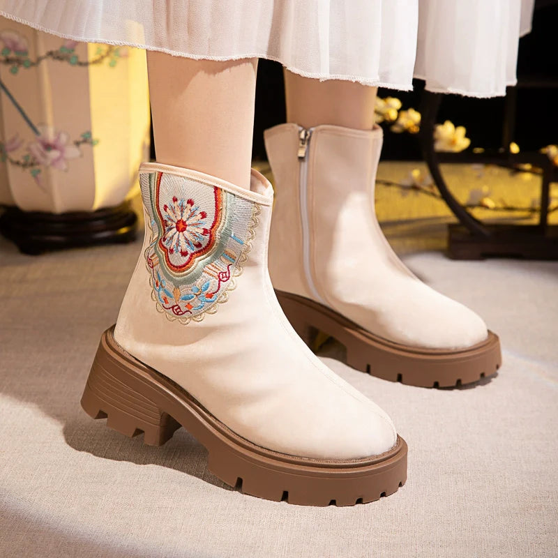 Li Chu – Embroidered Chinese Hanfu Boots