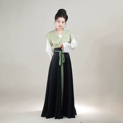 Garden After Rain 雨后花园 - Tang Dynasty Style Beizi Qiyao Ruqun