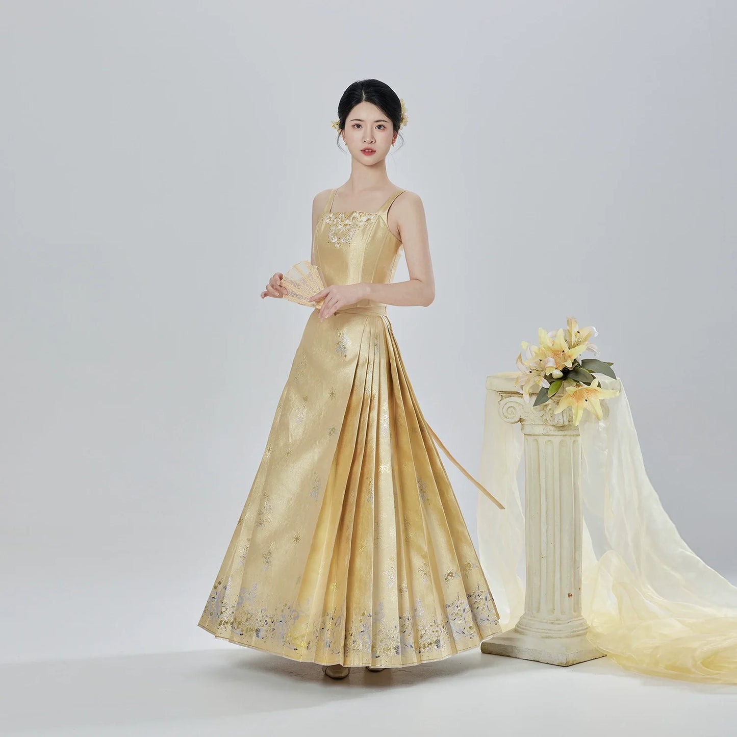 Thousand Golden Lily 千金百合 - Modern Ming Dynasty Bustier, Mamianqun Hanfu Outfit (Preorder)