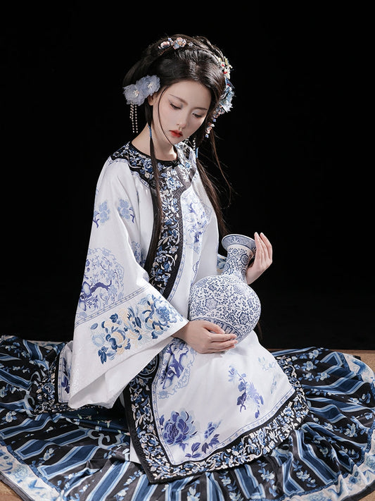 White Porcelain - Late Qing Dynasty Han Lady Outfit
