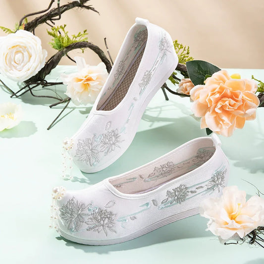 Elsa - Embroidered Chinese Hanfu Shoes