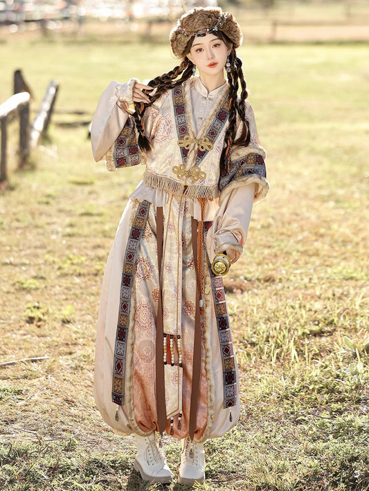 Yaoyue 耀月 - Dunhuang Inspired New Chinese Style Outfit