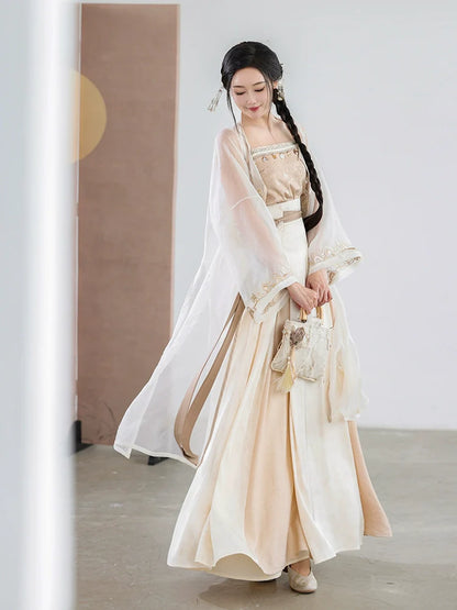 Song Dynasty x Modern Hanfu: Clouds and Moon 云间月 (Preorder)
