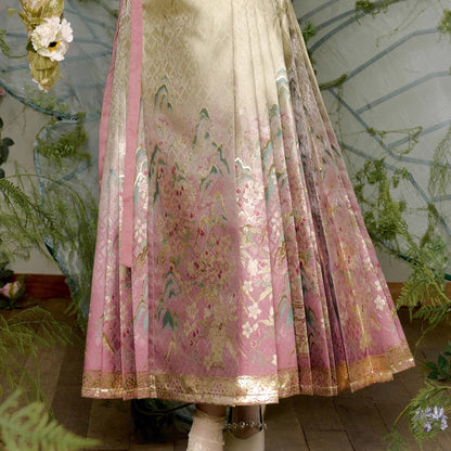 Burning Peach Blossom 桃花灼灼 - Ming Dynasty Mamianqun Modern Hanfu for Spring (Preorder)