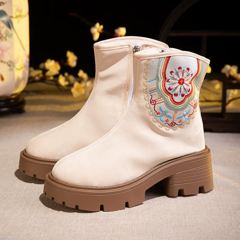 Li Chu – Embroidered Chinese Hanfu Boots
