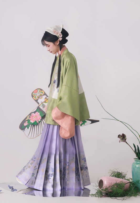 Henglin 横林 - Square Collar Top & Mamianqun Ming Dynasty Hanfu Set