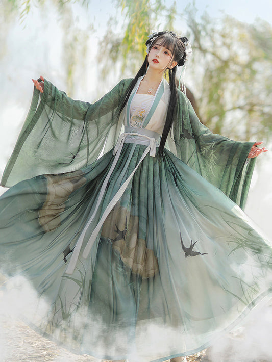 Swallow Flight 燕双飞 - Song Dynasty Style Qiyao Ruqun Hanfu