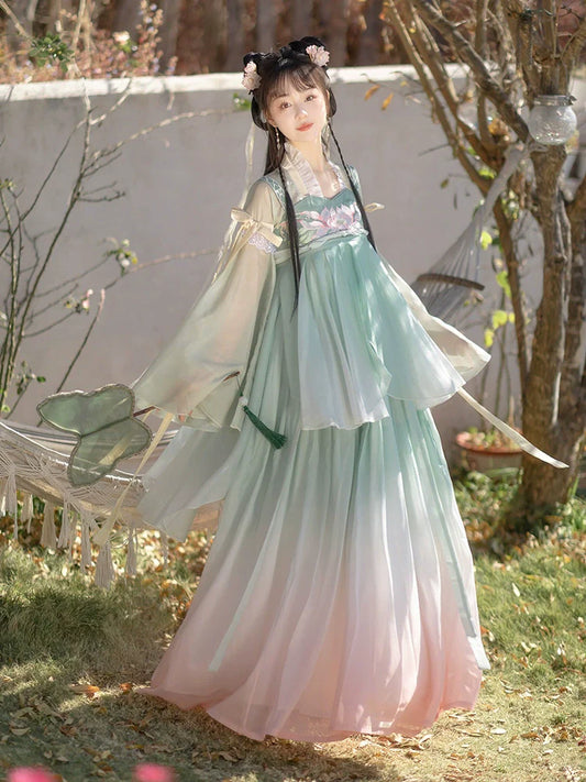Lotus Fairy 荷花仙子 - Tang Dynasty Style Qixiong Ruqun