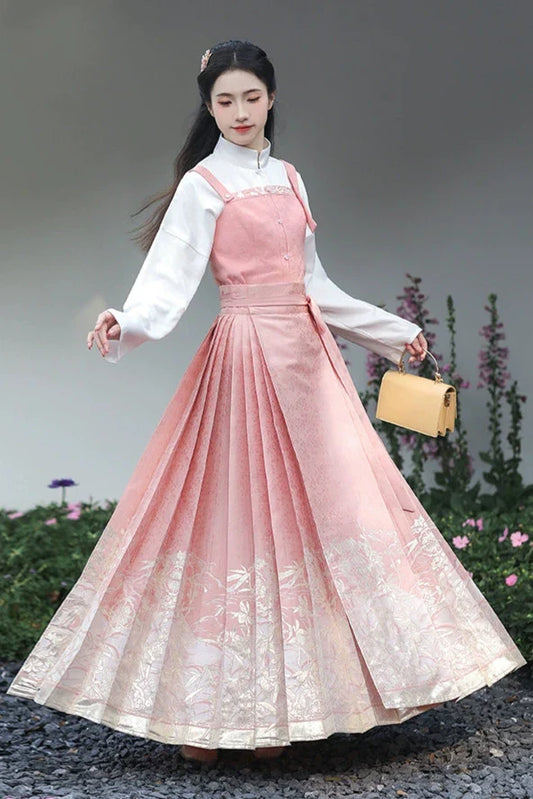Ming Dynasty Modern Hanfu, Mamianqun, Plum Branch 青梅折枝 (Preorder)