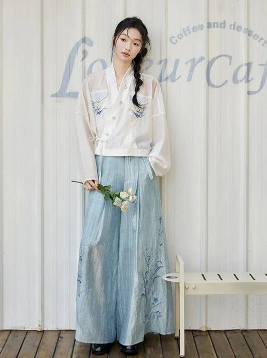 Song Dynasty x Modern Hanfu: Green Chord 青语拂弦 (Preorder)