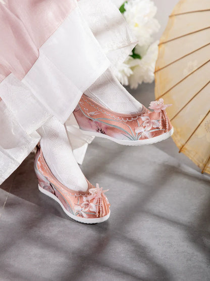 Evelyn - Embroidered Chinese Hanfu Shoes