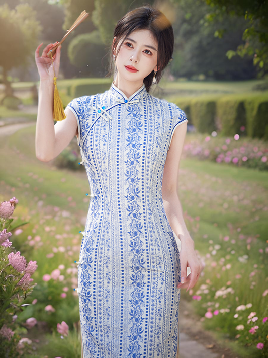 Porcelain Sky 青花瓷 - Sleeveless Bamboo Hemp Long Cheongsam