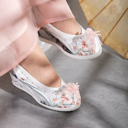 Evelyn - Embroidered Chinese Hanfu Shoes