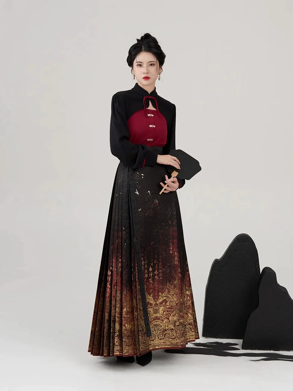 Ming Dynasty Modern Hanfu, Mamianqun, Dansha 丹砂 (Preorder)
