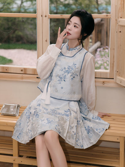 Celadon Flying Flowers 青瓷飞花 - Ming Dynasty Modern Hanfu and Mamianqun (Preorder)