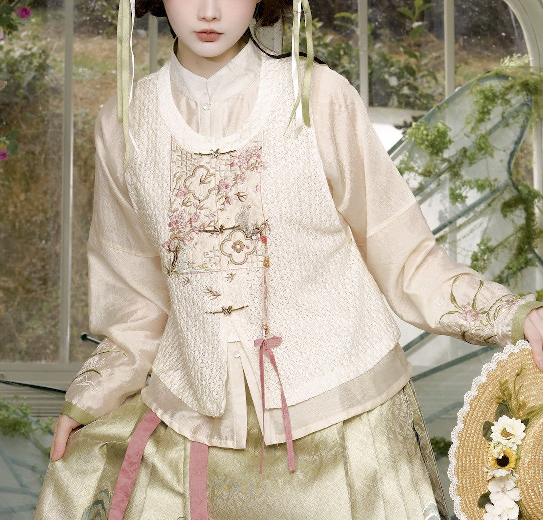 Burning Peach Blossom 桃花灼灼 - Ming Dynasty Mamianqun Modern Hanfu for Spring (Preorder)