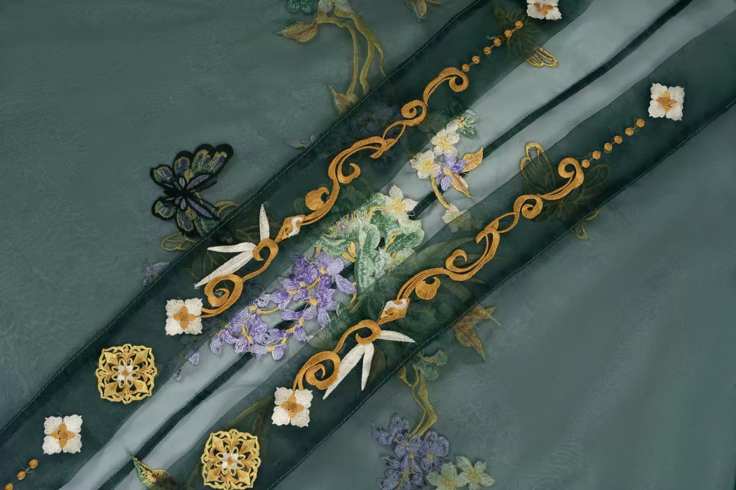 Cangwu Butterfly Shadow 苍梧蝶影 - Wei Jin Style Qiyao Ruqun (Preorder)