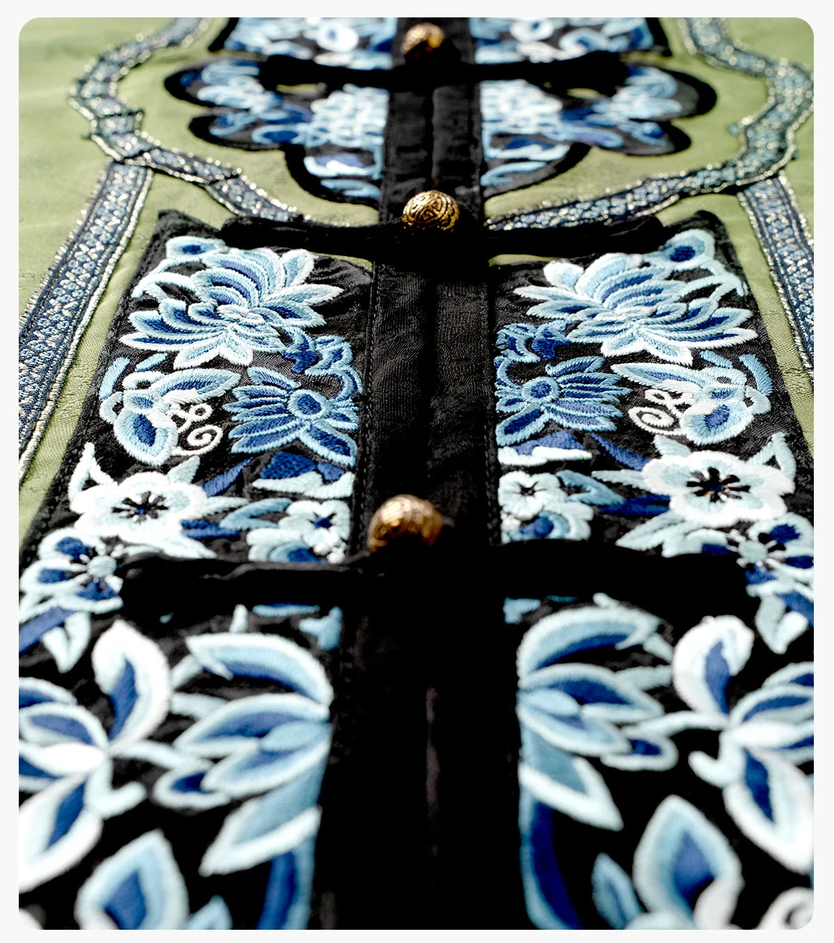 Modern Qing Dynasty Outfit: Porcelain 茗瓷 (Preorder)