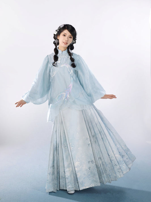 Frost and Snow 霜雪 - New Chinese Style Ming Dynasty Top and Mamianqun Set (Preorder)
