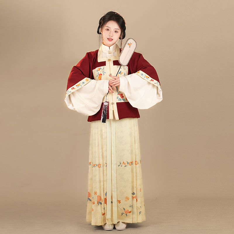 Pistachio 开心果 - Square Collar Top & Mamianqun Ming Dynasty Hanfu Set