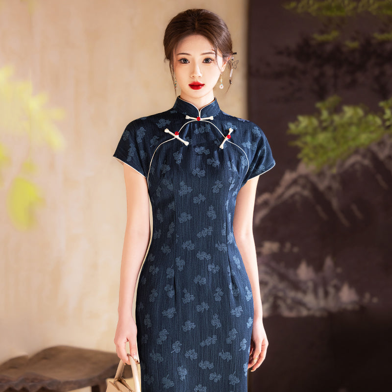 Years of Agarwood 岁月沉香 - Short Sleeve Old Shanghai Retro Style Navy Cheongsam