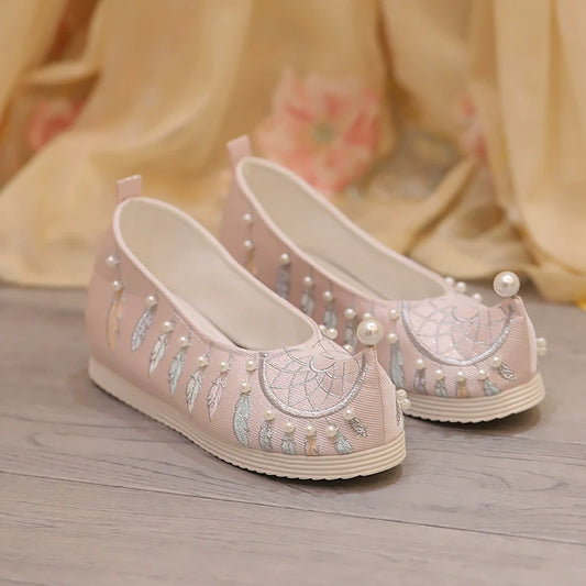 Dreamcatcher – Embroidered Chinese Hanfu Shoes