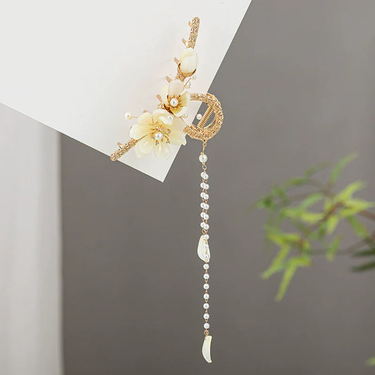 Hair Claw: Magnolia