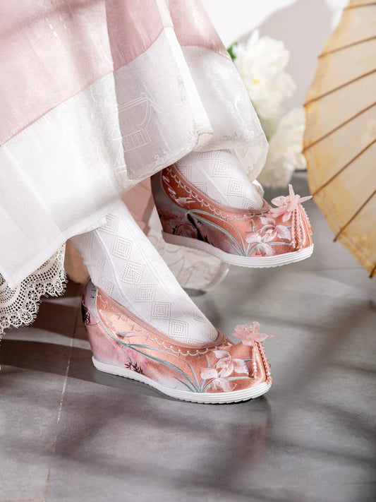 Evelyn - Embroidered Chinese Hanfu Shoes