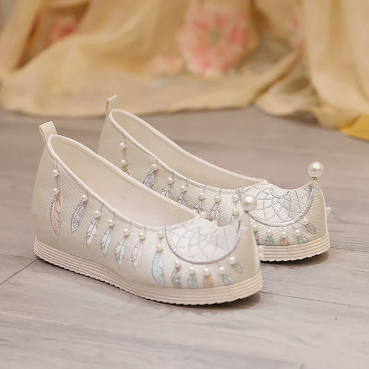 Dreamcatcher – Embroidered Chinese Hanfu Shoes