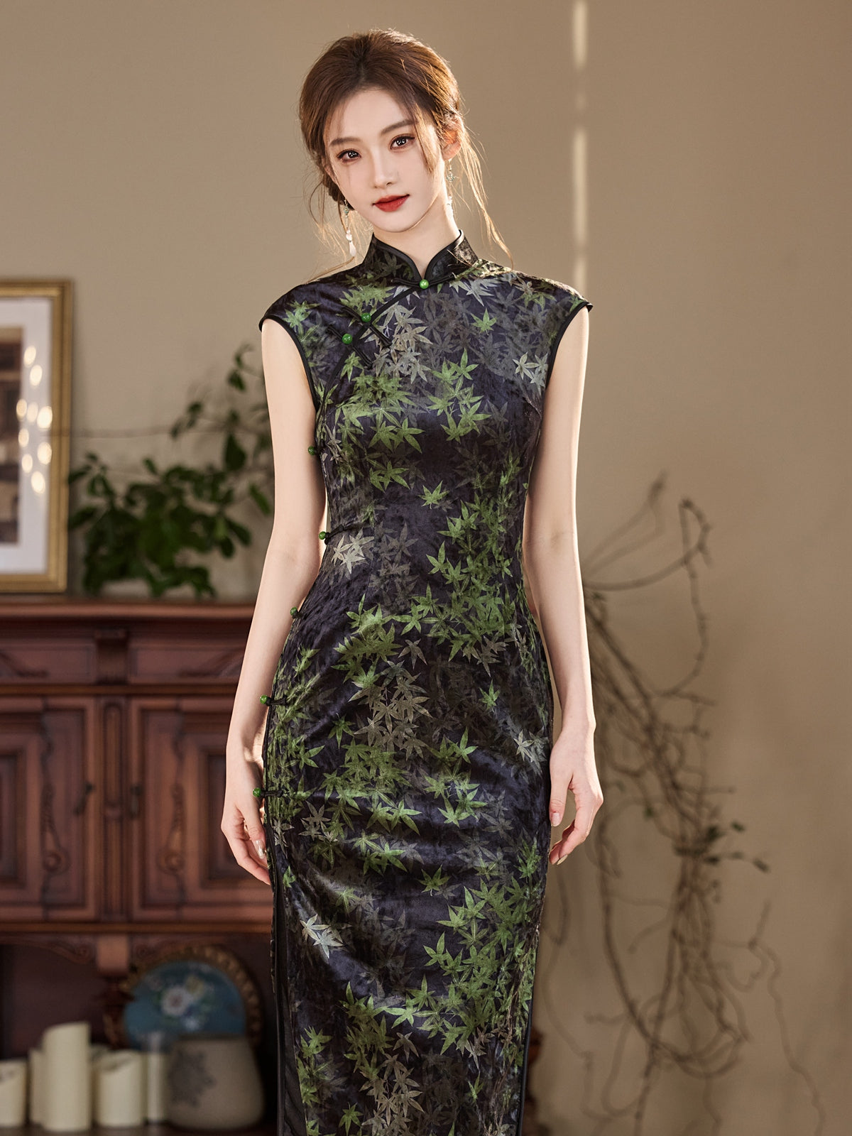 Breezy Bamboo - Sleeveless Green Midi Cheongsam