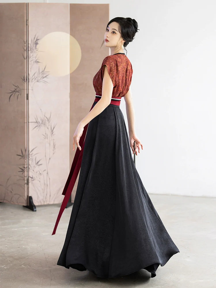 Tang Dynasty x Modern Hanfu: Drunken Flowers 醉花 (Preorder)