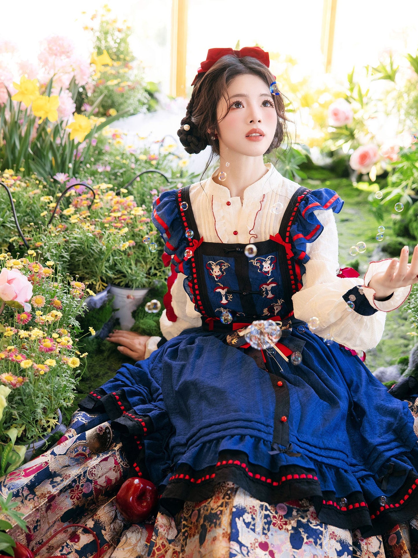 Snow White's Apple 苹果酥 - Ming Dynasty Modern Hanfu and Mamianqun (Preorder)