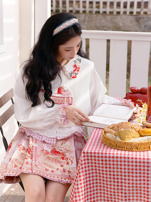 Strawberry Cake 草莓千层酥 - Ming Dynasty Modern Hanfu and Mamianqun (Preorder)