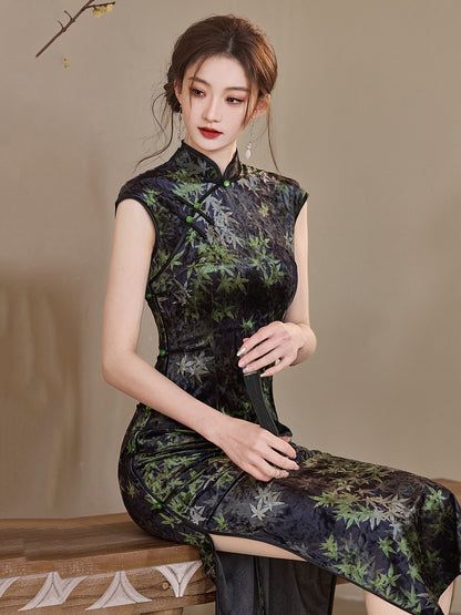 Breezy Bamboo - Sleeveless Green Midi Cheongsam