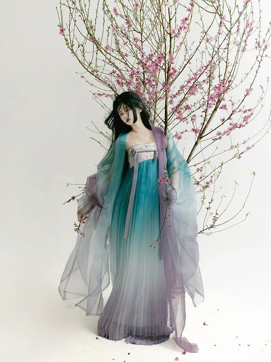 Chu Ge 楚歌 - Tang Dynasty Style Qixiong Ruqun