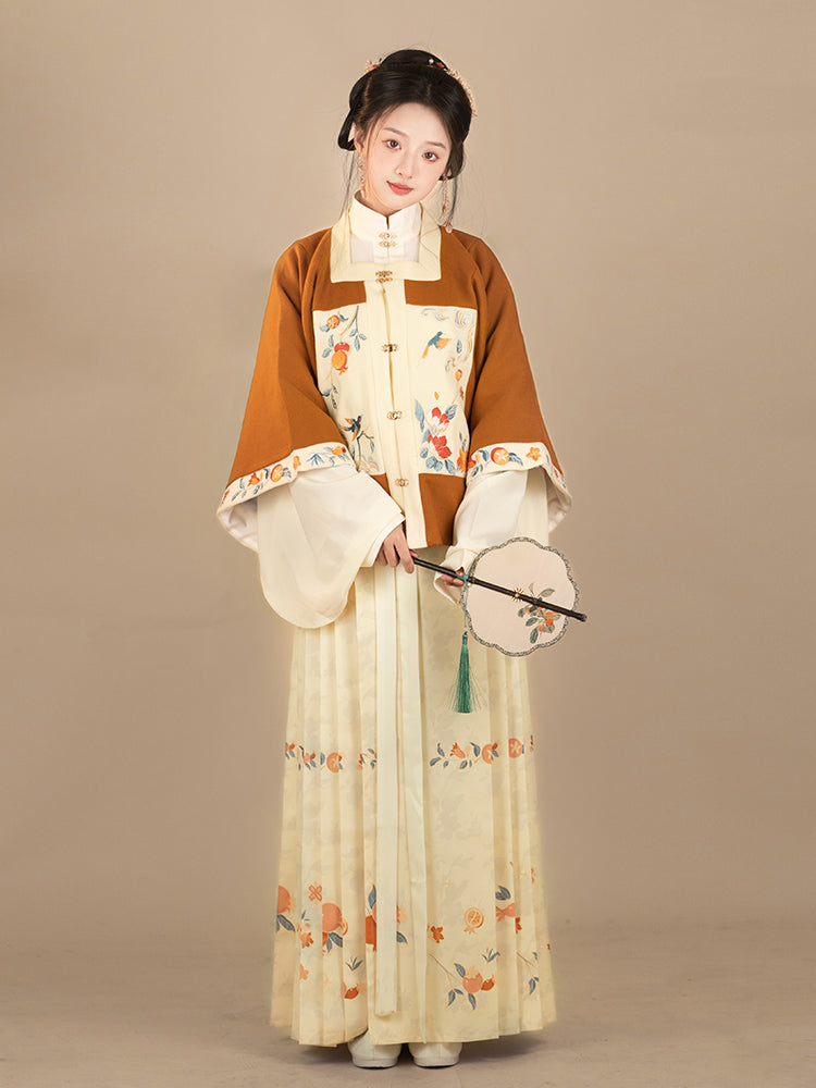 Pistachio 开心果 - Square Collar Top & Mamianqun Ming Dynasty Hanfu Set