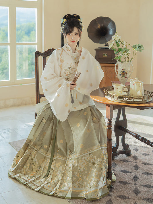 Dark Incense Fan 暗香执扇 - Round Collar Top & Mamianqun Ming Dynasty Hanfu Set