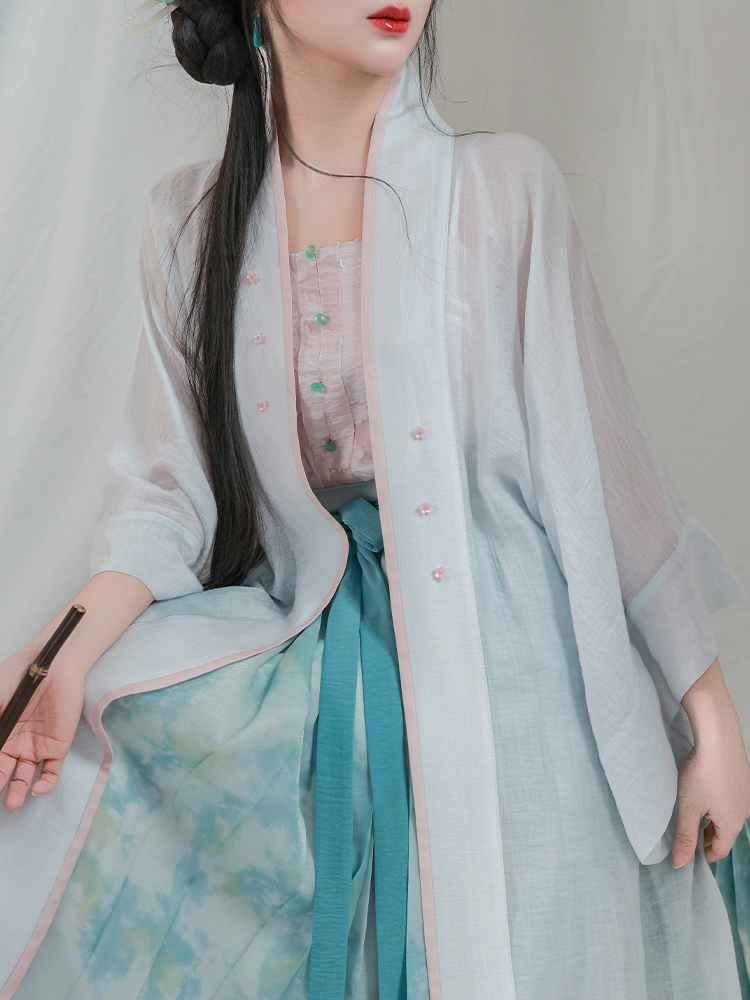 Lotus Blush 荷花娇 - New Chinese Style Song Dynasty Hanfu (Preorder)