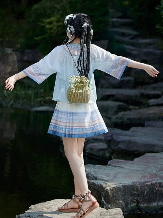 Ming Dynasty x Modern Hanfu: Misty Morning 晨雾 (Preorder)