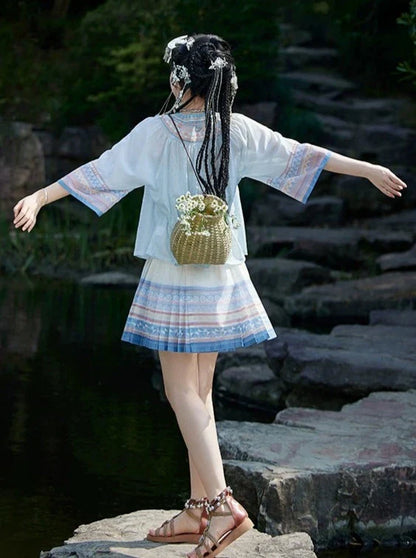 Ming Dynasty x Modern Hanfu: Misty Morning 晨雾 (Preorder)