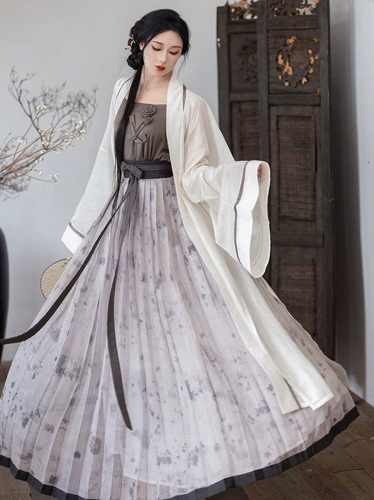 Song Dynasty x Modern Hanfu: Mountain Hut 山居 (Preorder)