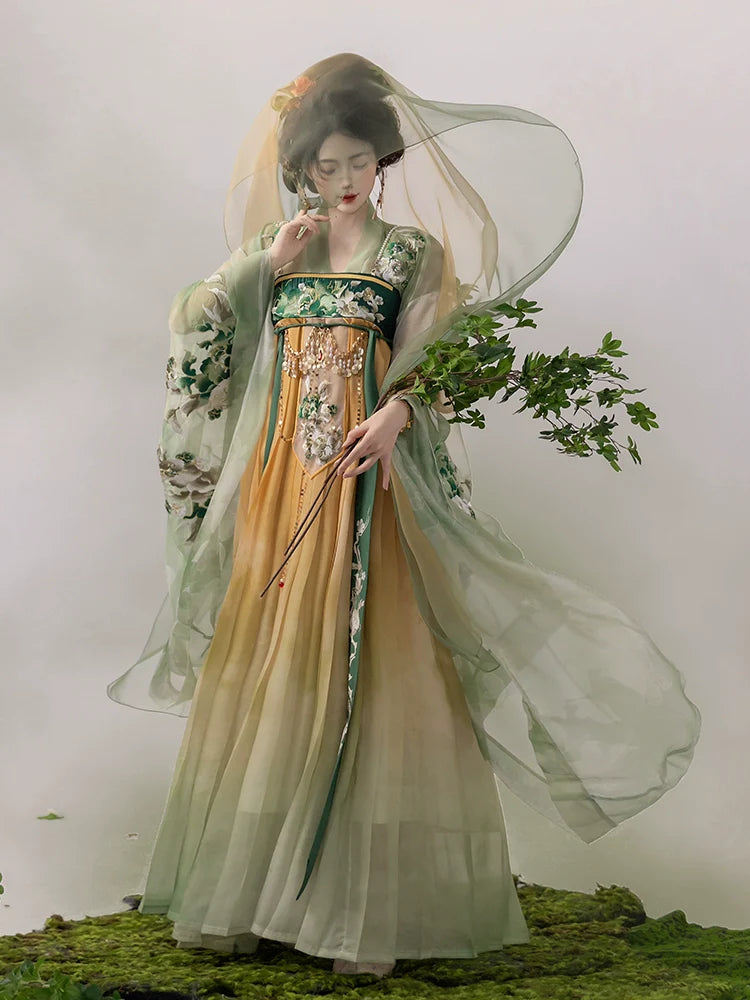 Chaohua 朝华 - Tang Dynasty Style Qixiong Ruqun