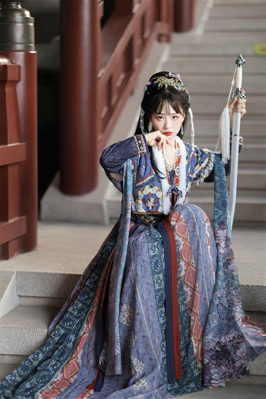 Qingdai 青黛 - Tang Dynasty Style Beizi Qiyao Ruqun