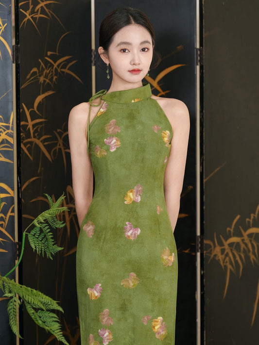 Biyu 碧玉流光 - Halter Neck Green Midi Cheongsam