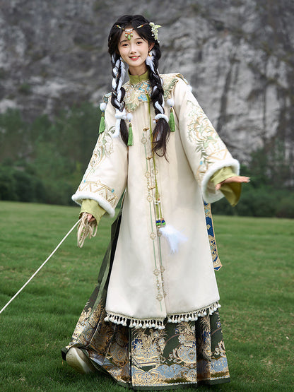 Cangshan Dusk Snow 苍山暮雪 - Cloud Collar & Mamianqun Ming Dynasty Hanfu Set