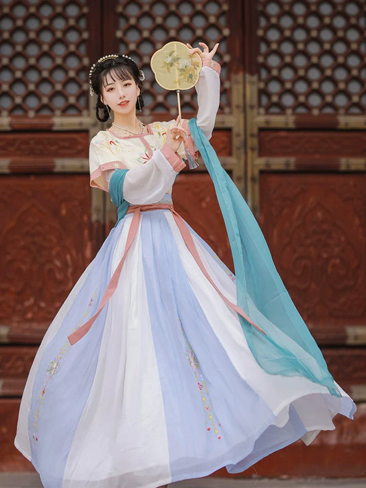 Lin Lang 琳琅 - Tang Dynasty Style U-shaped Collar Qiyao Ruqun