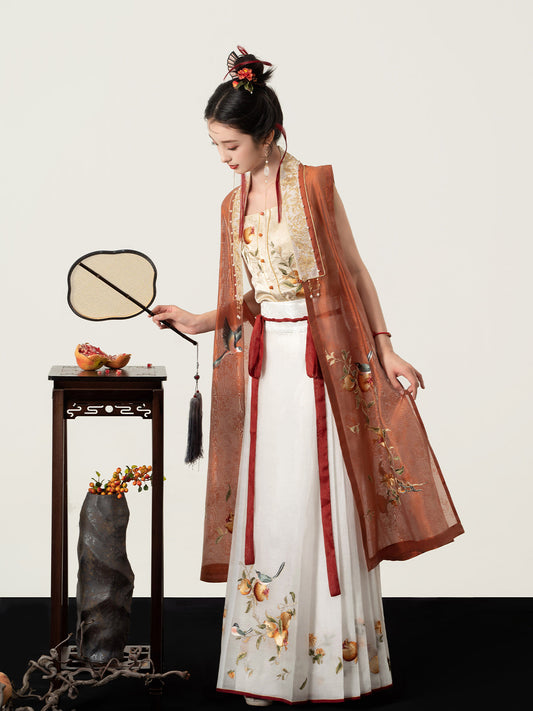 Sparrow 榴雀梢 - Silk Jacquard Bijia & Mamianqun Ming Dynasty Hanfu Set (Preorder)