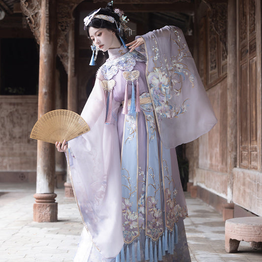 Lady Yu 虞姬 - Opera Style & Mamianqun Ming Dynasty Hanfu Set (Preorder)
