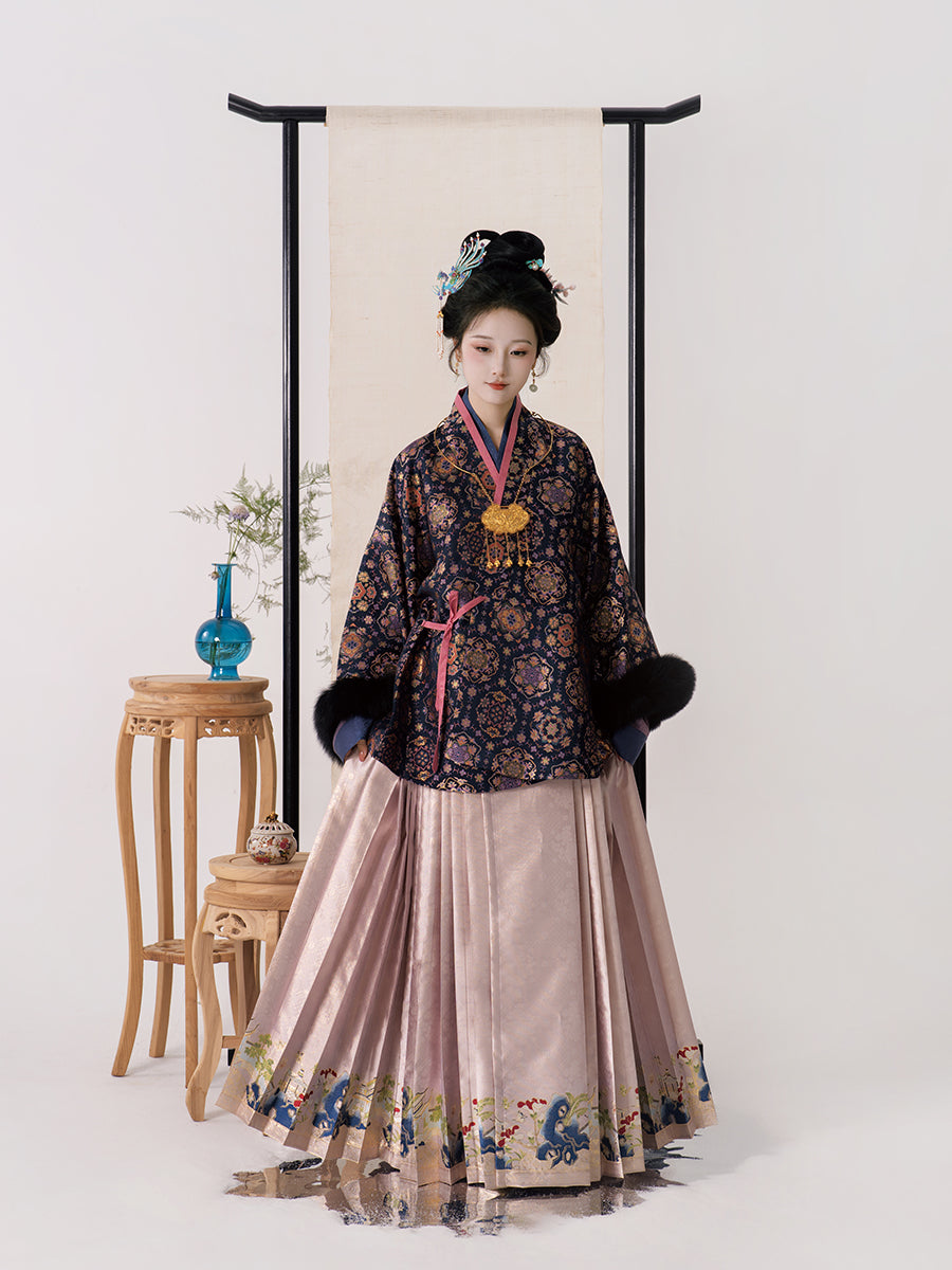 Song Dynasty Silk Hanfu, Mamianqun, Winter Fox 柔嘉 (Preorder)
