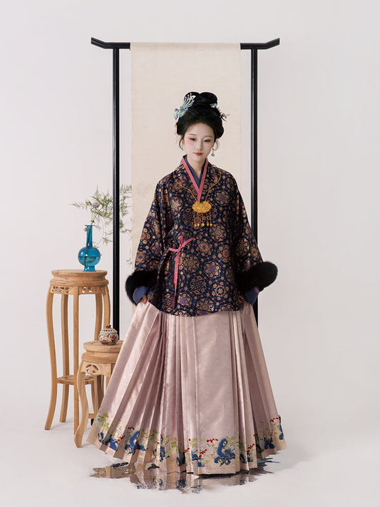 Song Dynasty Silk Hanfu, Mamianqun, Winter Fox 柔嘉 (Preorder)
